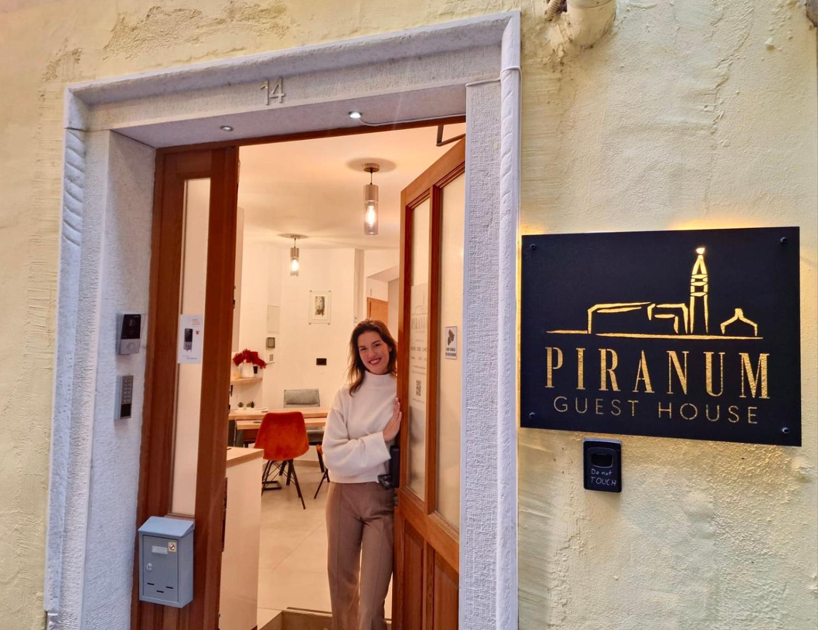 Piranum Guesthouse Exterior photo